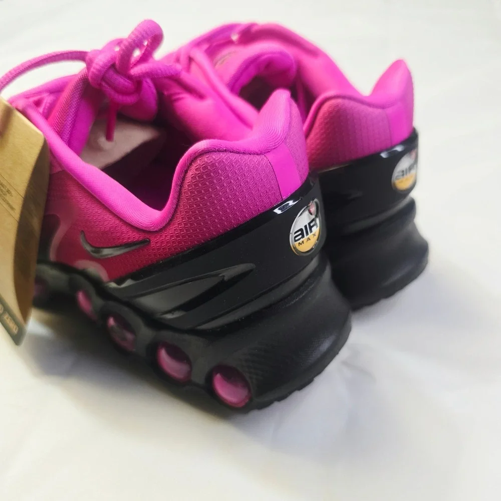 Nike Women's Air Max Dn8 Sneakers 8.5 Hyper Pink Black HF5509-601 Athletic Shoes